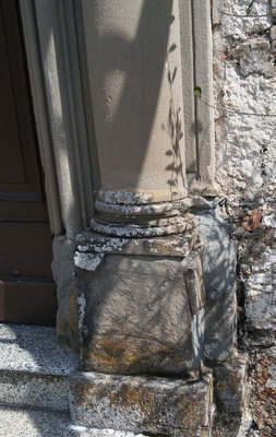 CHIESA DEI SANTI COSMA E DAMIANO Opere di restauro del portale barocco